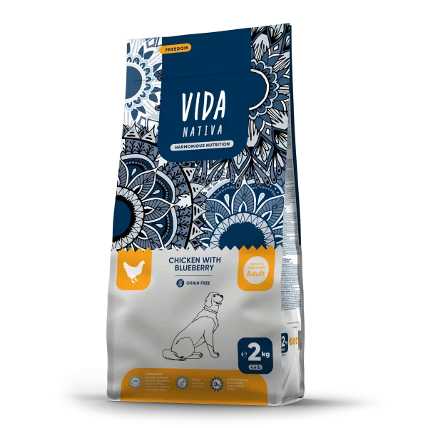 премиальный натуральный корм для собак средних и крупных пород с курицей и черникой